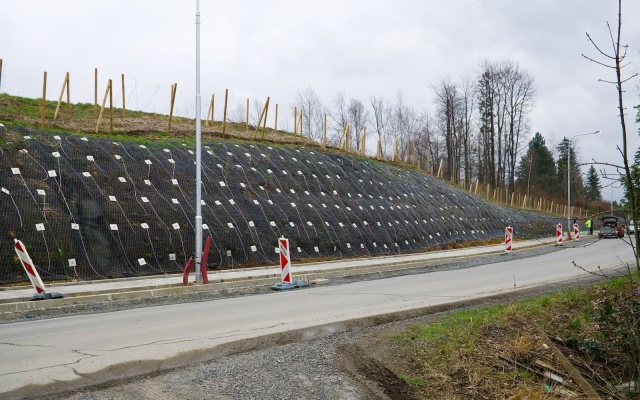 Zabezpečenie stability svahu zemnými kotvami na ceste III/48414 v Lubne