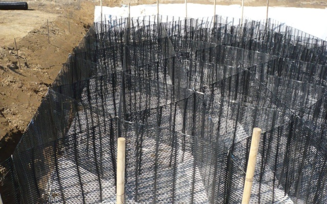 Založenie novo budovaného násypu rekonštruovanej cesty II/405 Příseka–Brtnice