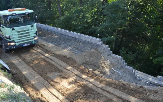 Žďár nad Sázavou, novostavba RD, oporný múr z vystuženej zeminy