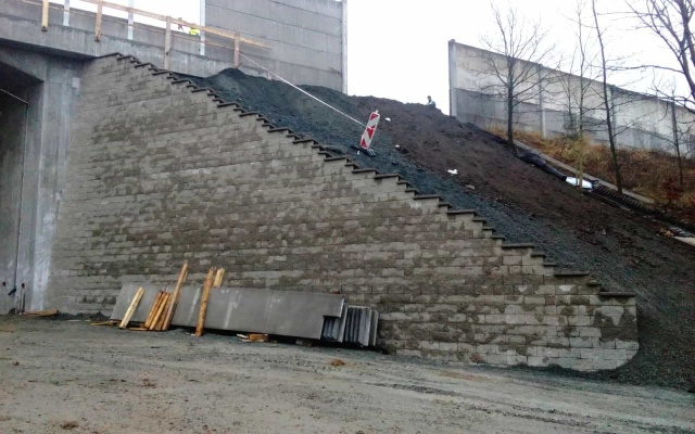 Modernizácia D1, úsek 04, Ostředek - Šternov, vystužená mostná krídla