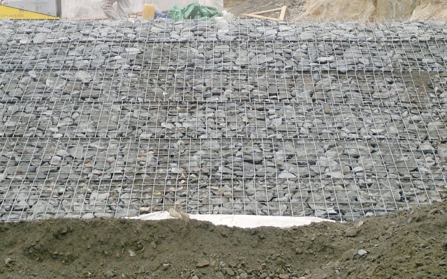 Sanácia zosuvu svahu na ceste II/237 v Novém Strašecí