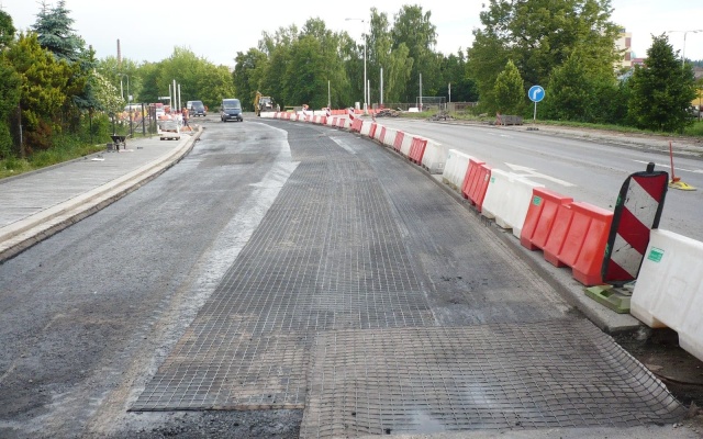 Vystuženie asfaltových vrstiev na križovatke v Havlíčkovom Brode