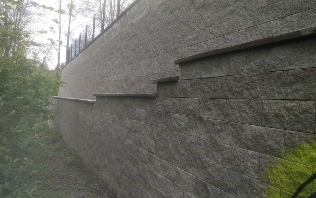 Žďár nad Sázavou, novostavba RD, oporný múr z vystuženej zeminy