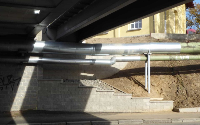 Oporný múr lávky na železničnej trati Tábor – Bechyně