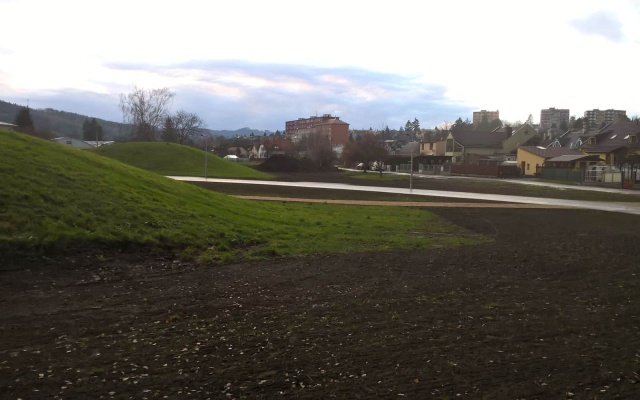 Mechanická stabilizácia podložia inline dráhy a parkovej cesty v Zábřehu