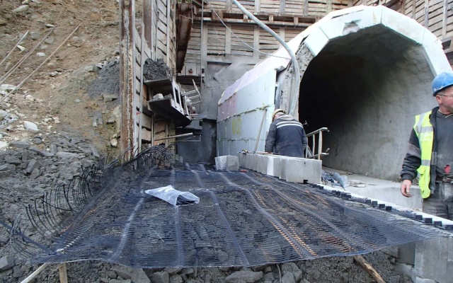 Portál drenážnej štôlne pri vodnej nádrži Šance