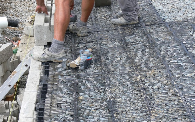 Oporná konštrukcia pre založenie obchodného domu v Boskoviciach