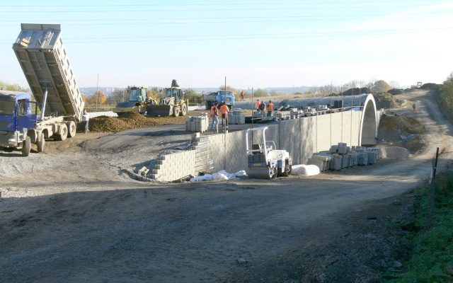 Oporné múry mostných objektov v Hornom Žukova