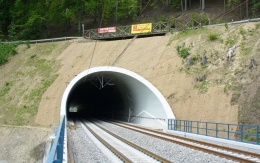 Spevnenie svahov výjazdového portálu tunela Hnevkov II