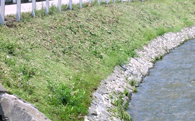 Rekonštrukcia koryta potoka v Sloupe