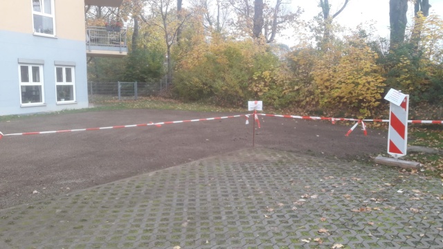 Rozšírenie parkovacích plôch pomocou zatrávňovacích dlaždíc