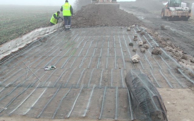 Ochranný protipovodňový val na železničnej trati Zaječí-Šakvice