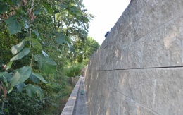 Žďár nad Sázavou, novostavba RD, oporný múr z vystuženej zeminy