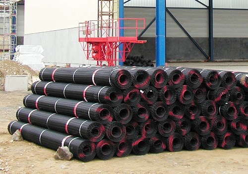 Manipulácia, skladovanie a ďalšie pokyny na nakladanie s geosyntetikami