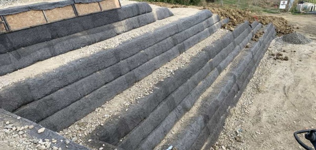 Sanácia zárubného múru na futbalovom ihrisku v Dolnom Němčí