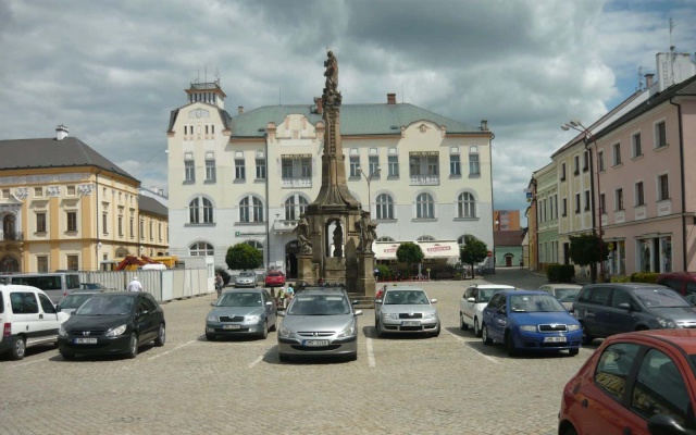 Zosilnenie podkladovej vrstvy parkoviska na námestí Přemysla Otakara v Litovli