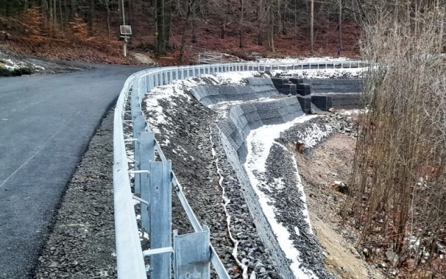 Sanácia zosuvu svahu pri obci Mírová pod Kozákovem