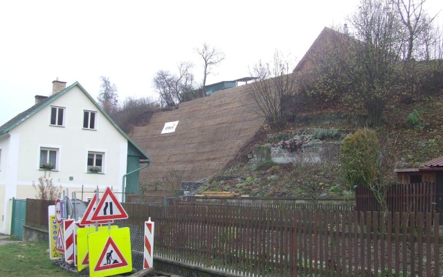 Sanácia zosuvu nad domom v obci Dubá