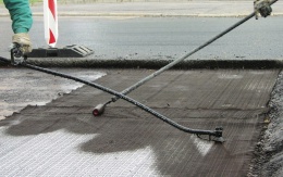 Celoplošná ochrana pred trhlinami na ulici Koliště v Brne