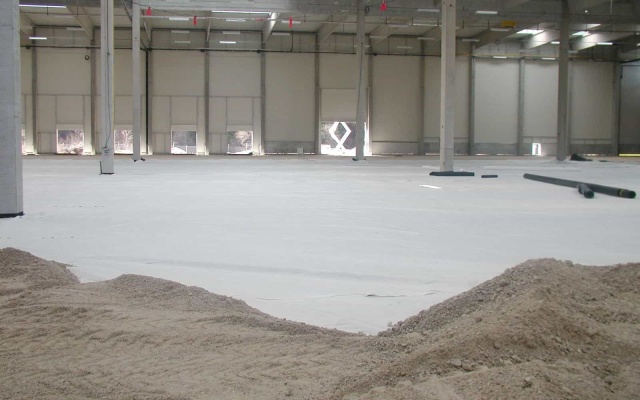 Separácia pod podlahou pod podlahou výrobnej haly v Rajeckej Lesnej