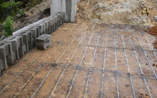 Mostné krídla z vyztuženej zeminy na obchvate Chebu