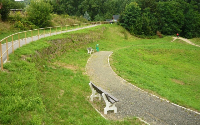 Nájazdová rampa z vystuženej zeminy vo Valtířove