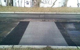 Lokálne vystuženie povrchu vozovky v Prahe