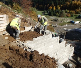 Portál drenážnej štôlne pri vodnej nádrži Šance