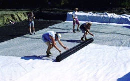 Sanácia železničného násypu neďaleko Holubíc