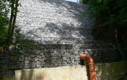 Sanácia zosuvu svahu v Lukách pod Medníkom